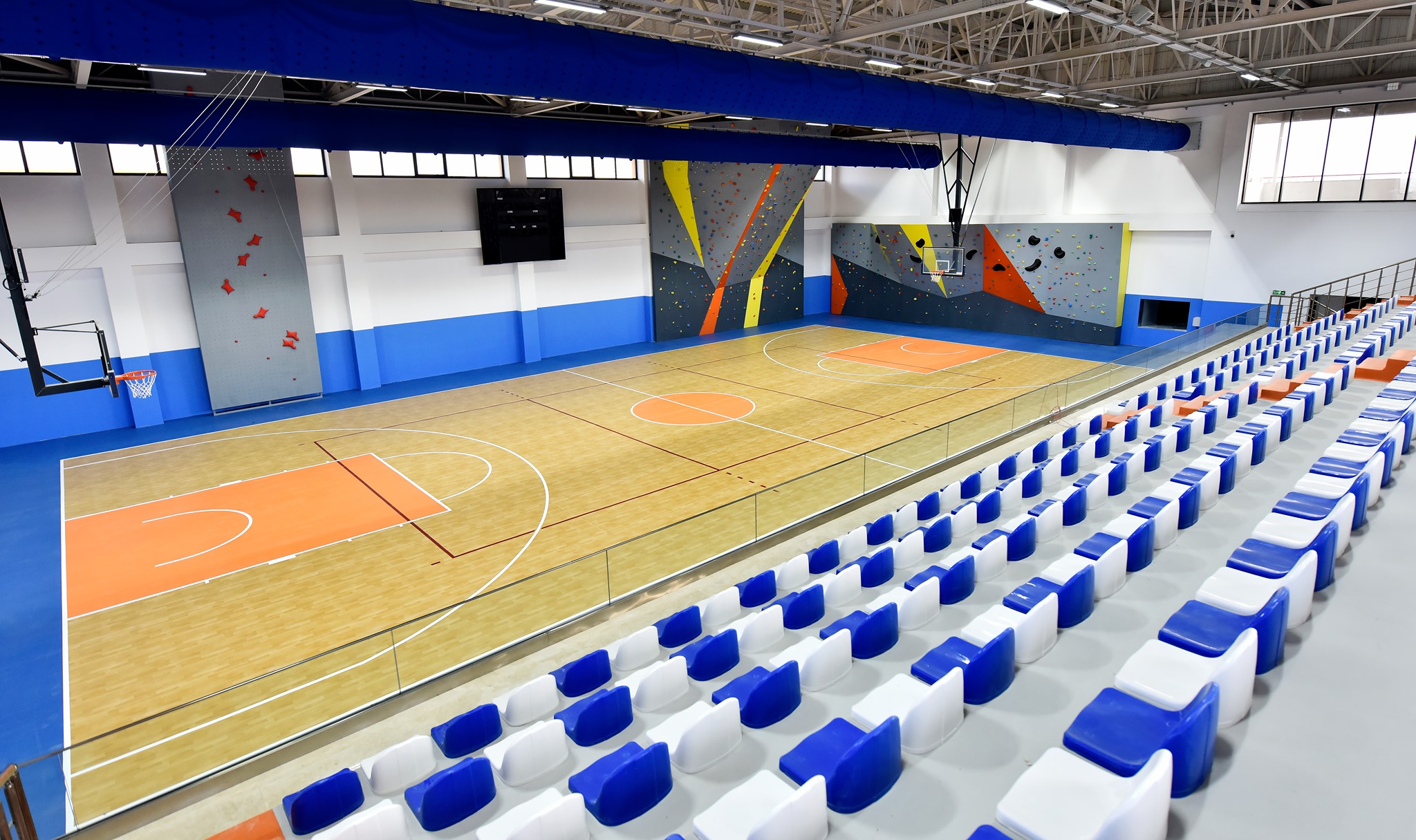 Air distribution systems in a Multi-Purpose Sports Hall: Antalya Industrial Park, Turkey, 2