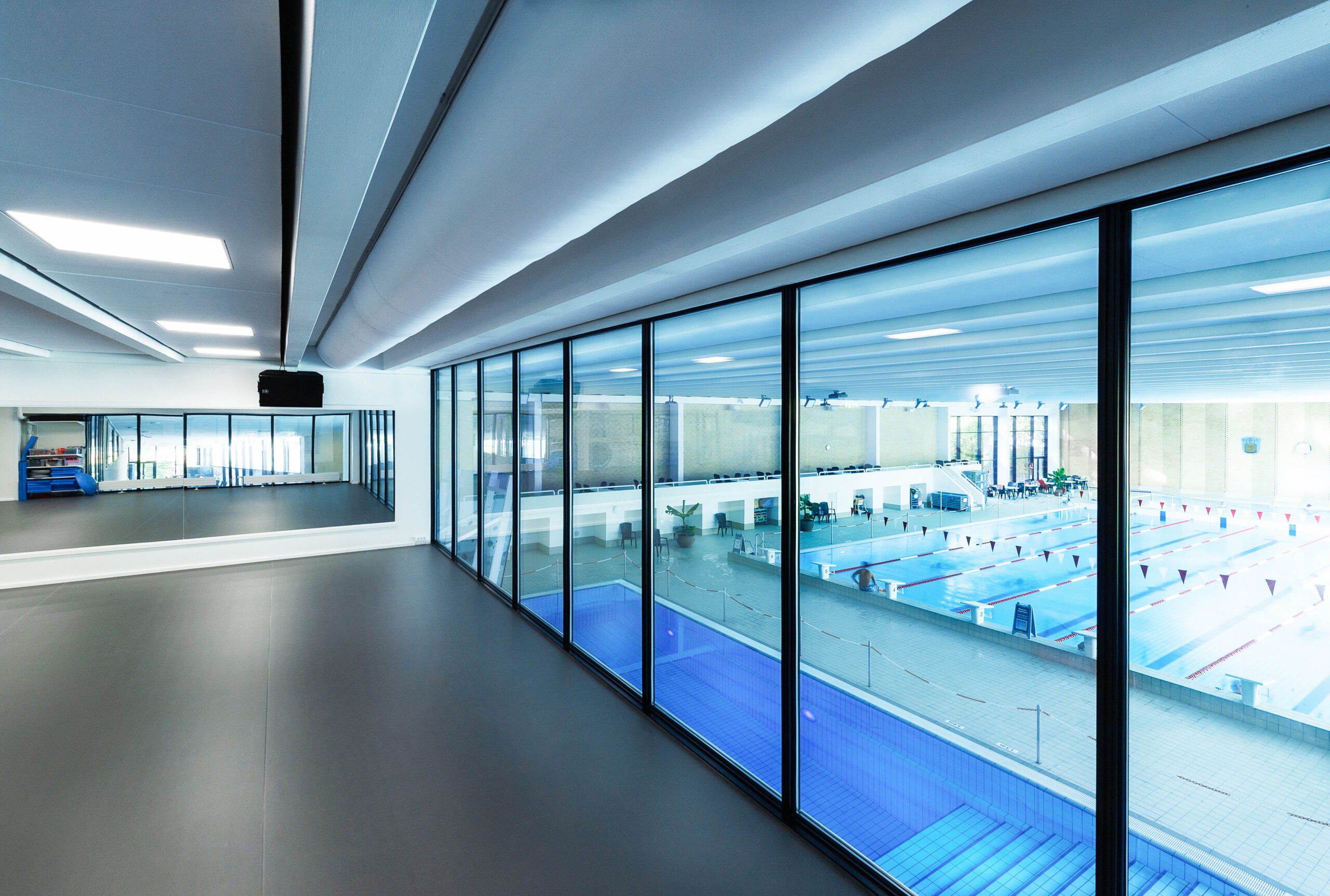 White fabric duct in Vestbadet swimming pool facilities, Brøndbyvester, DK, 2