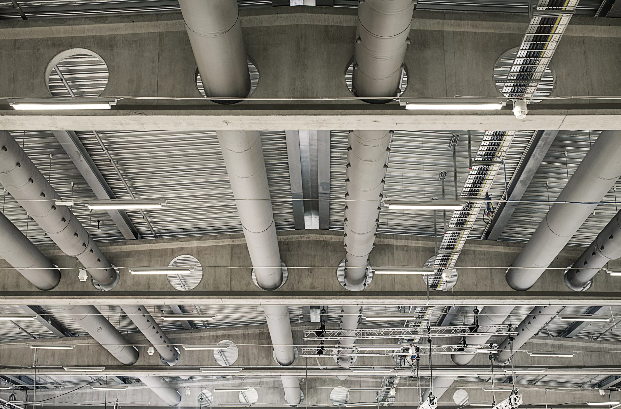 Grey duct systems inside a warehouse