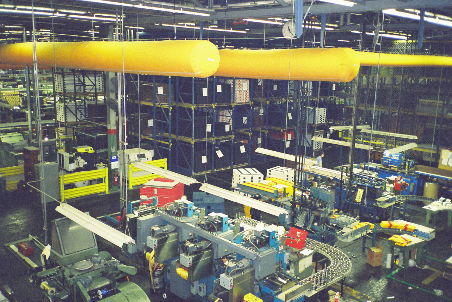 Datei:Eystrup, Fabrikgebäude mit Behälter.jpg – Wikipedia