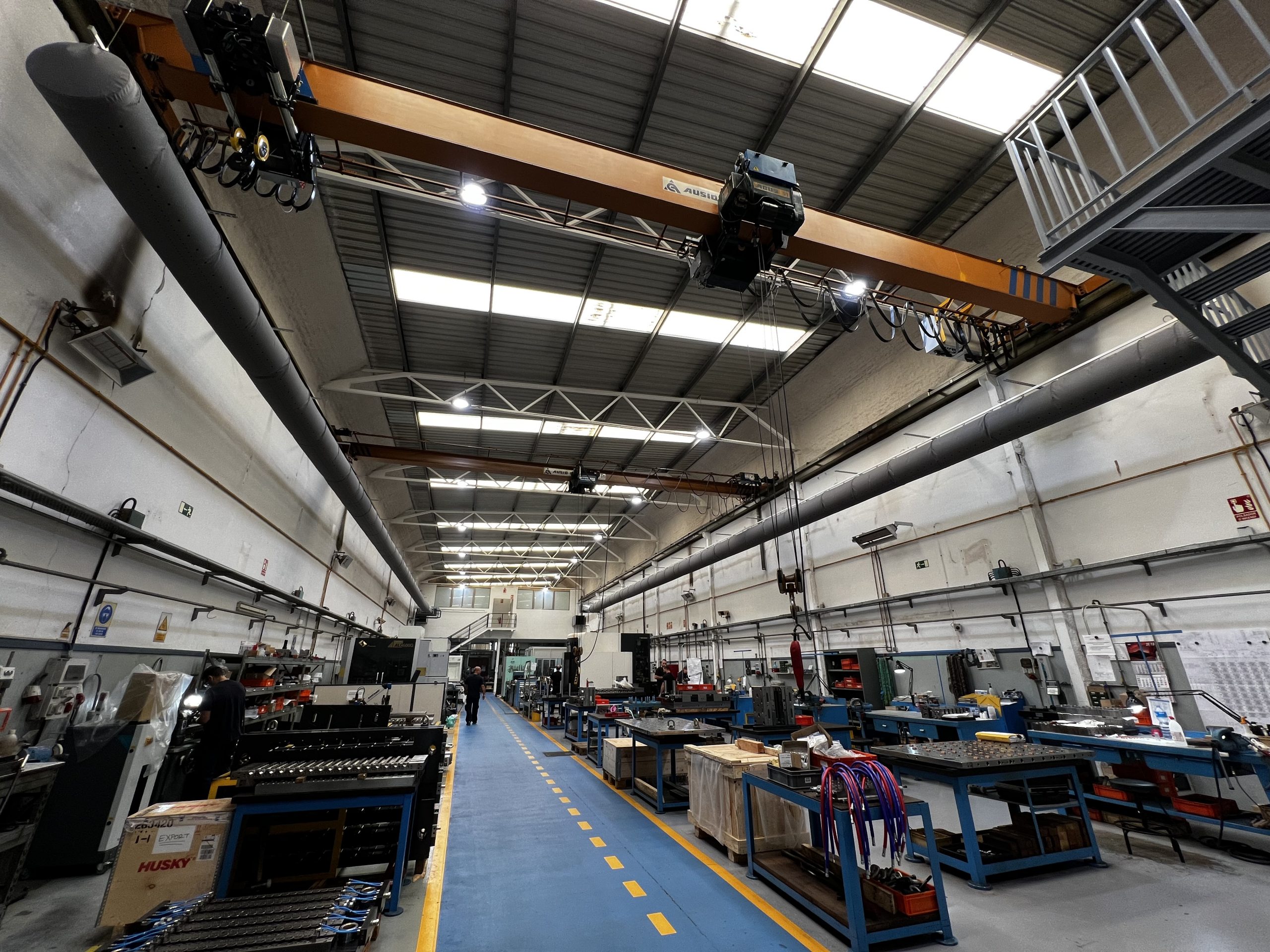 MOLMASA optimiza la climatización y ventilación de su nave industrial con conductos textiles para aire acondicionado FabricAir.