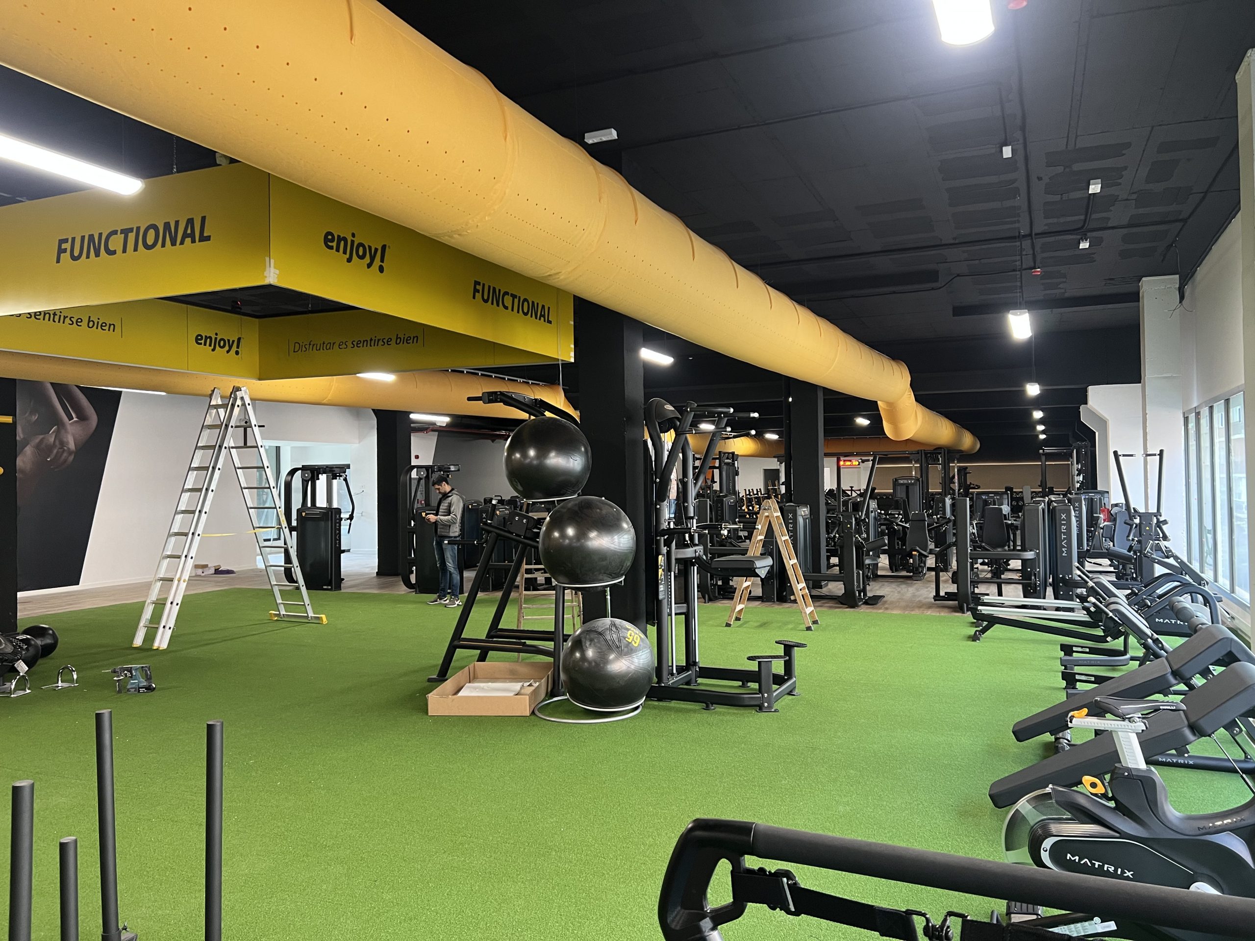 Conductos FabricAir Enjoy Albacete: Conductos textiles para centros deportivos que mejoran la ventilación interior.