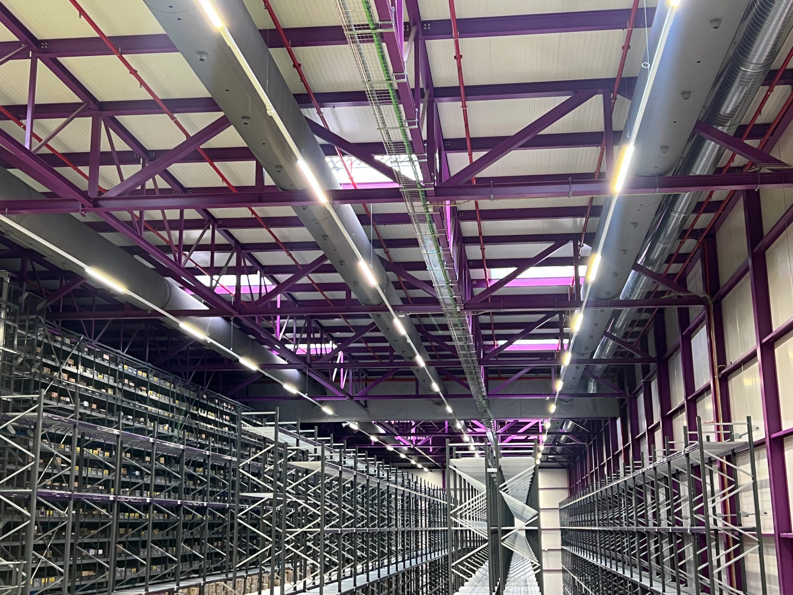 PassiveHaus certificó el proyecto de almacén farmaceaútico en el que se instaló el sistema de conductos textiles de FabricAir