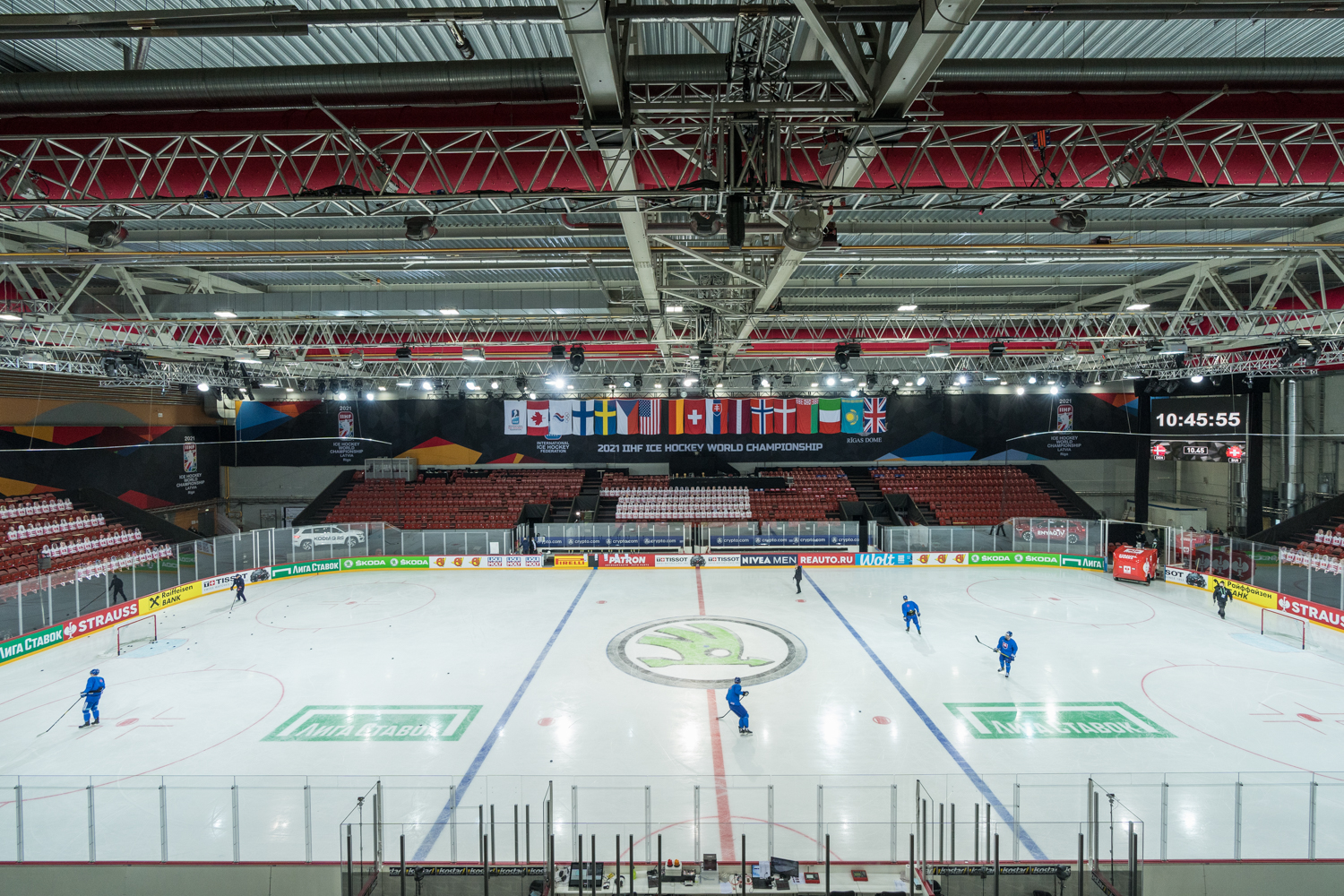 Raudonos ortakių sistemos įdiegtos Elektrum Olympic Sports Centre ledo arenoje, Latvia