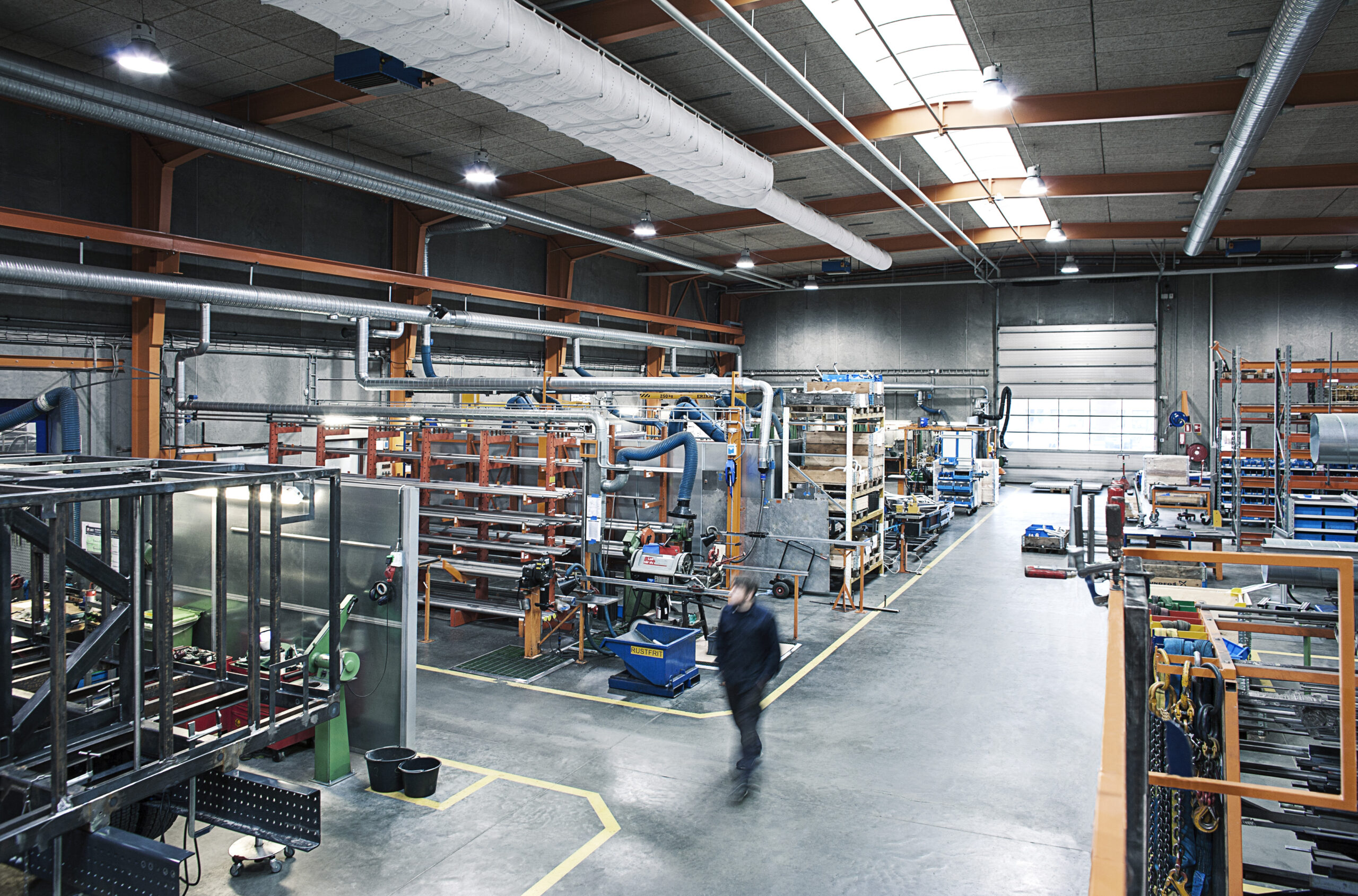 Vestergaard Industries gamykloje įdiegta balta ortakių sistema, LT