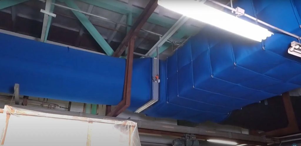 Mėlynas medžiaginis ortakis Liningas gamykloje, LT