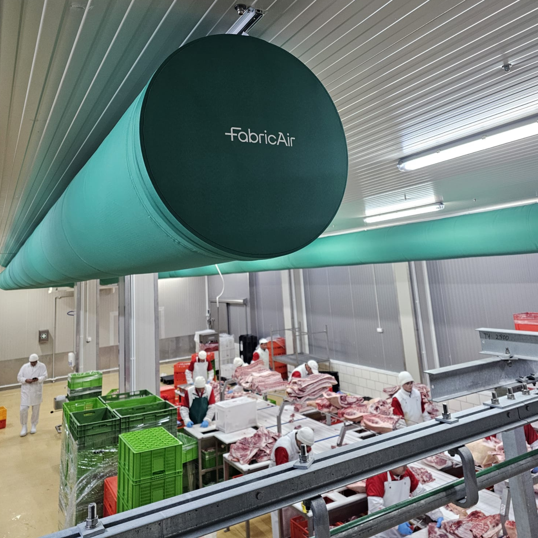 Ryškiai žalio medžiaginių ortakių sistema užtikrina optimalų vėdinimą pirmaujančioje mėsos perdirbimo įmonėje Moldovoje