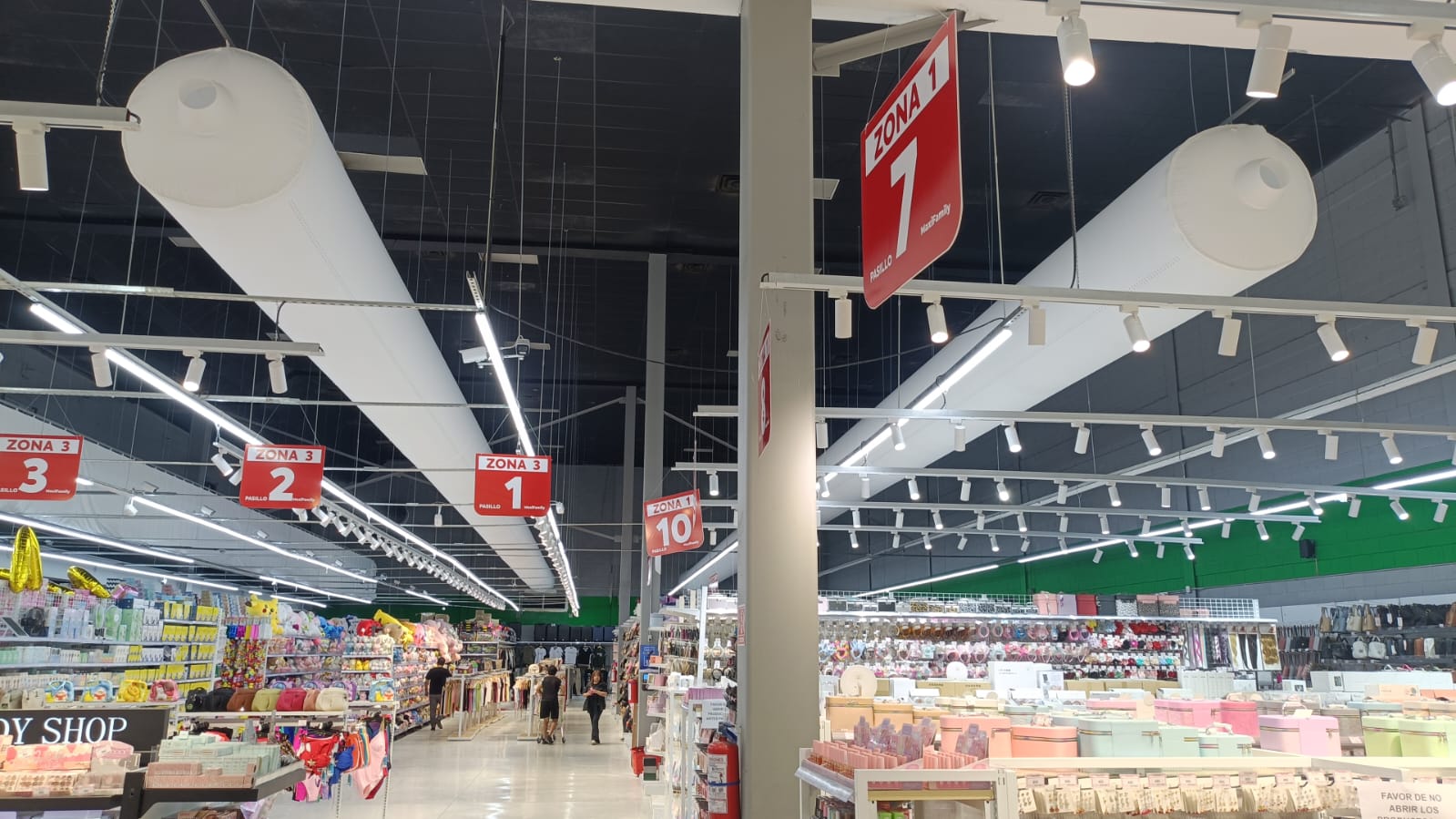 Instalación HVAC en tienda retail