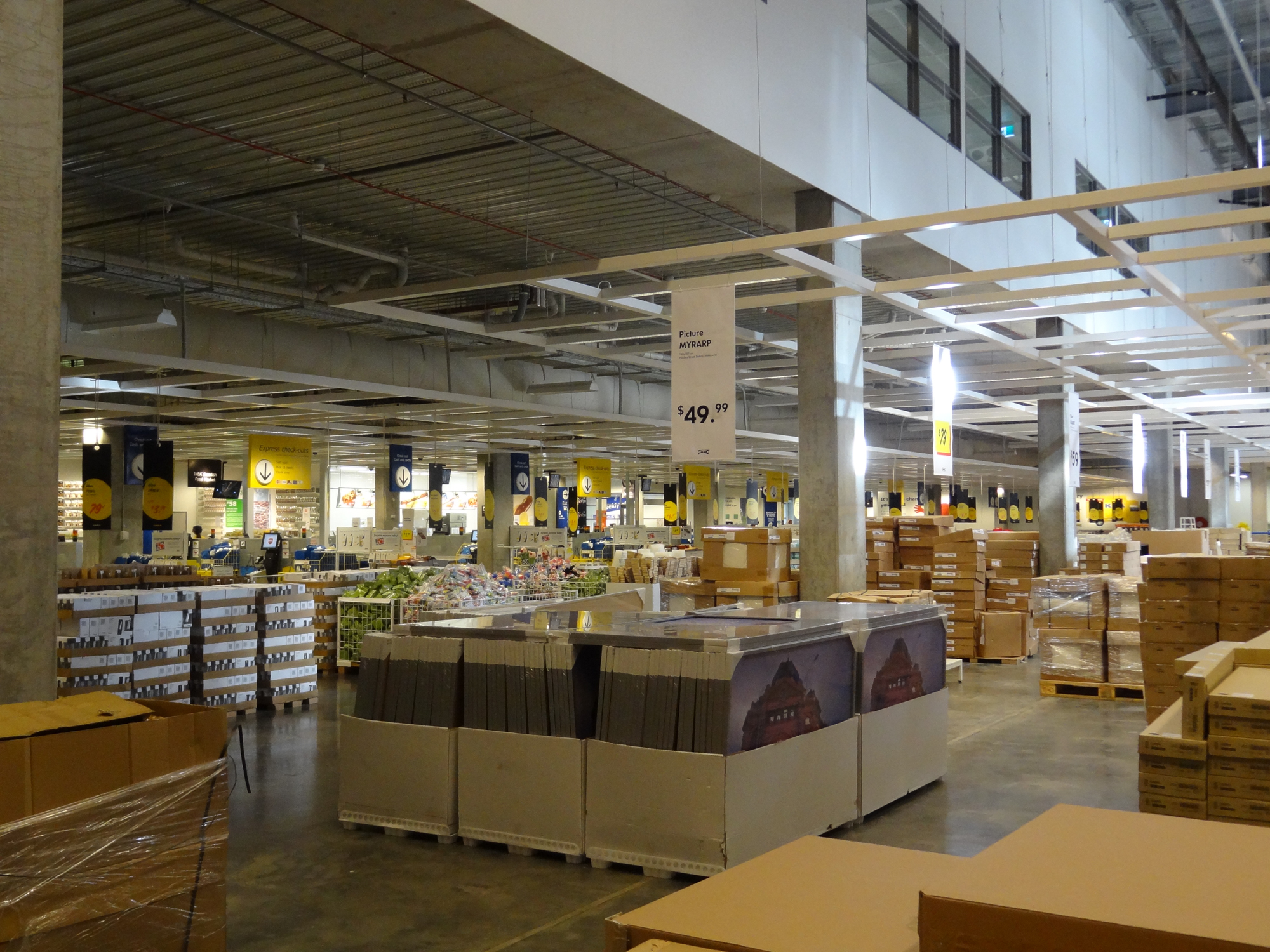 Ventilação eficiente e estética cuidada com condutas têxteis para aplicações comerciais da FabricAir.