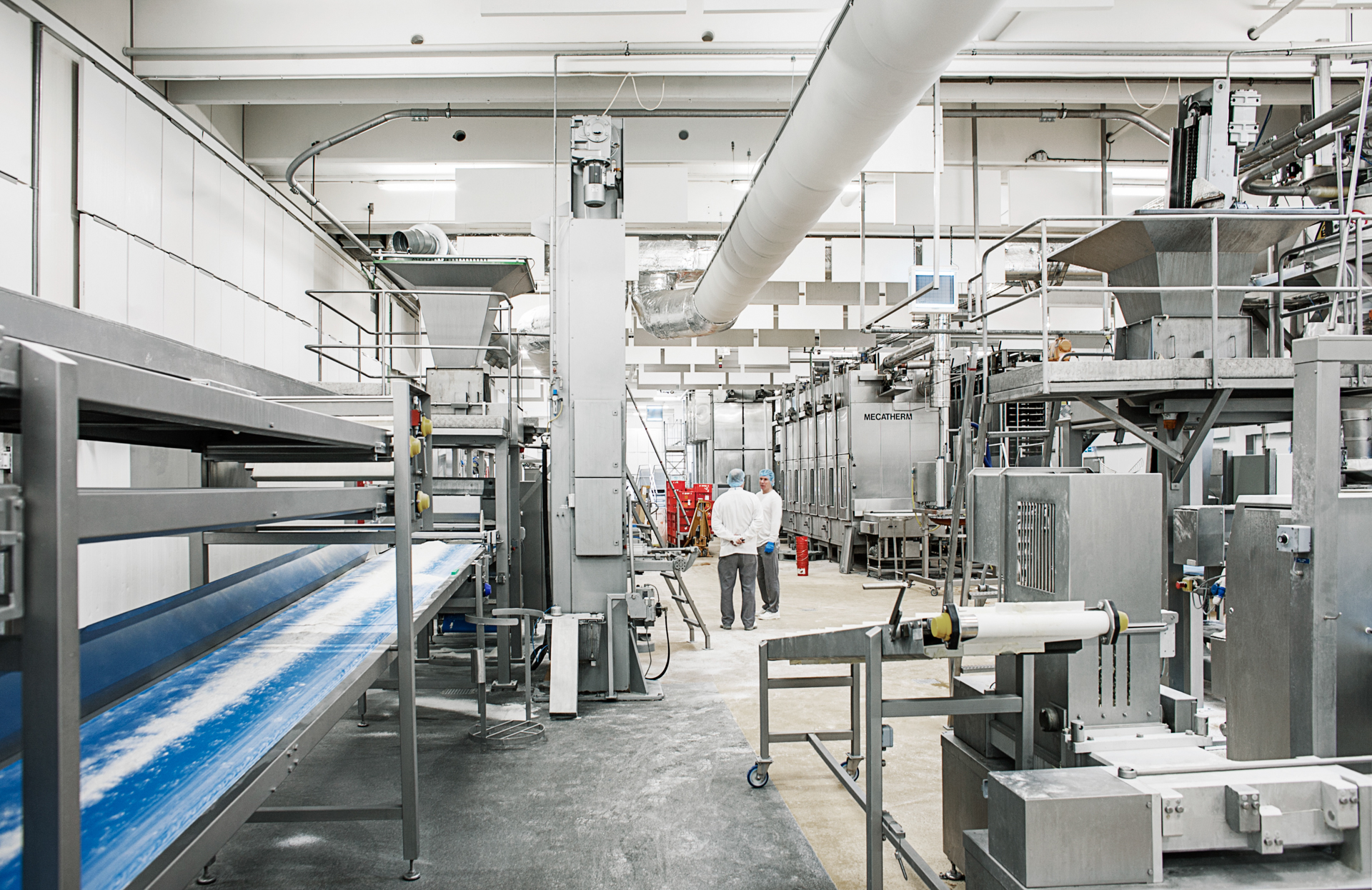 FabricAir kumaş hava kanalları, üretim tesislerinde verimlilik, estetik ve sürdürülebilirlik sunarak hava kalitesini artıran yenilikçi bir çözümdür.