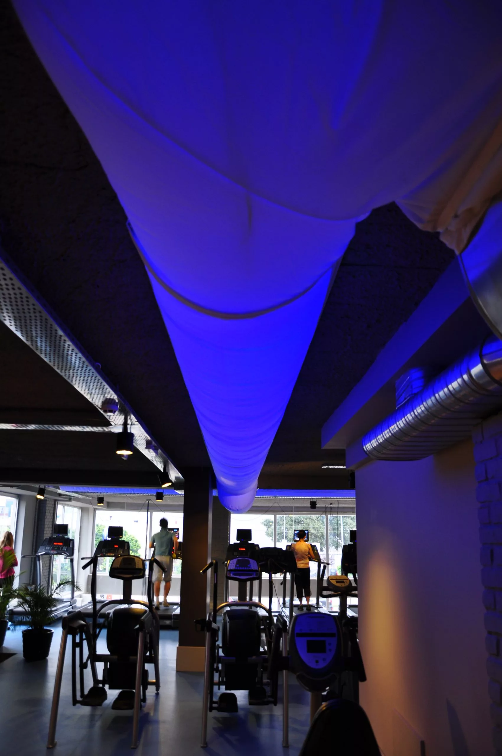 Maya Spor Merkezi'nde, FabricAir'in kumaş hava kanallarıyla ideal iç mekân konforu sağlandı.