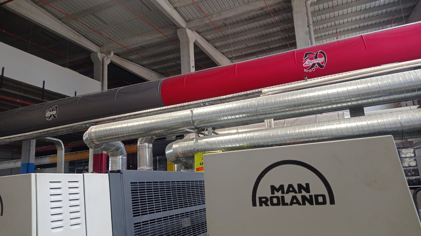 Yeni Koza Matbaa'nın çok yönlü ihtiyaçları karşılayan, uygun maliyetli FabricAir kumaş hava kanalı