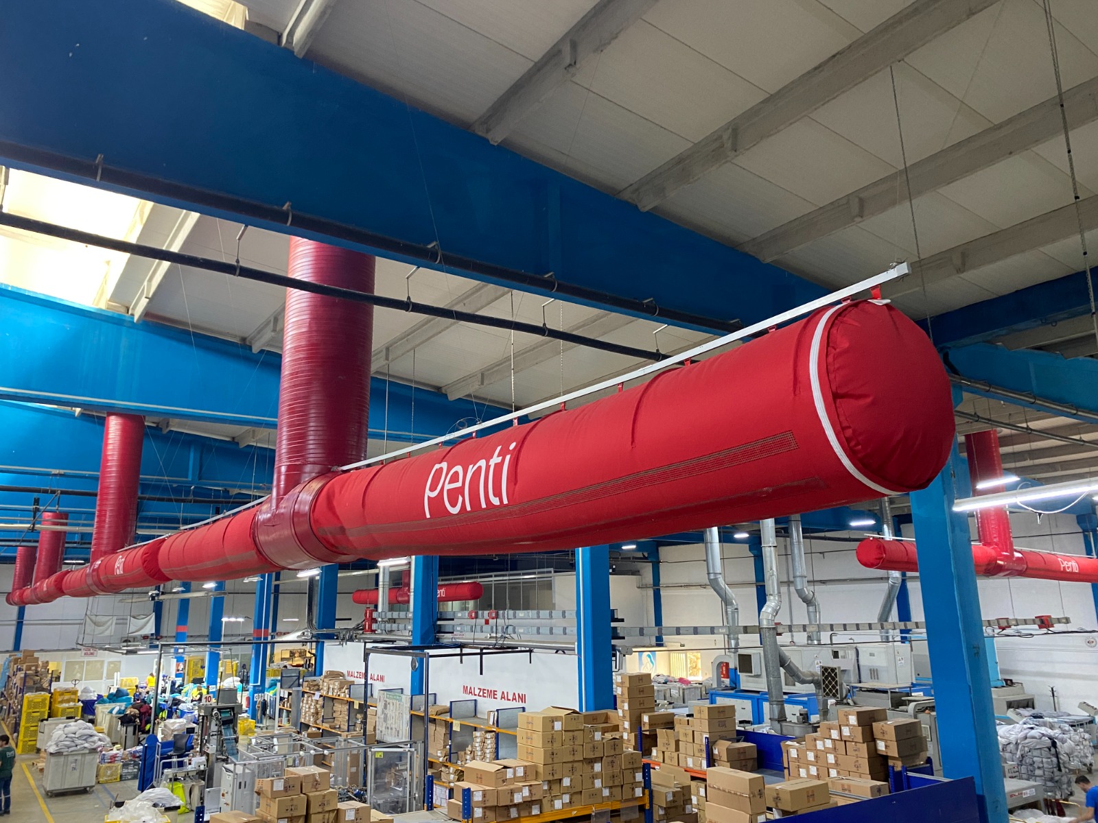 PENTİ ÇORAP fabrikasında uygulanan FabricAir çözümü, enerji verimliliği ve sürdürülebilirlik odaklı yaklaşımıyla başarılı bir örnek sunuyor.