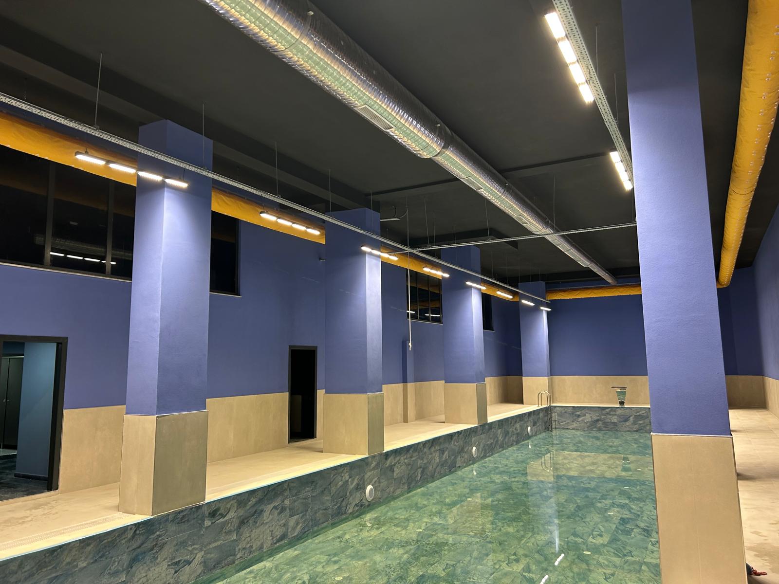 Fars Pandros Kapalı Yüzme Havuzunda Yoğuşma Yapmayan ve Korozyona Uğramayan FabricAir Kumaş Hava Kanalları