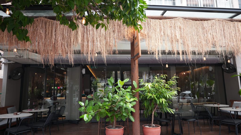 Pebbles Kafe'de FabricAir Kumaş Hava Kanalları ile Yüksek Konfor