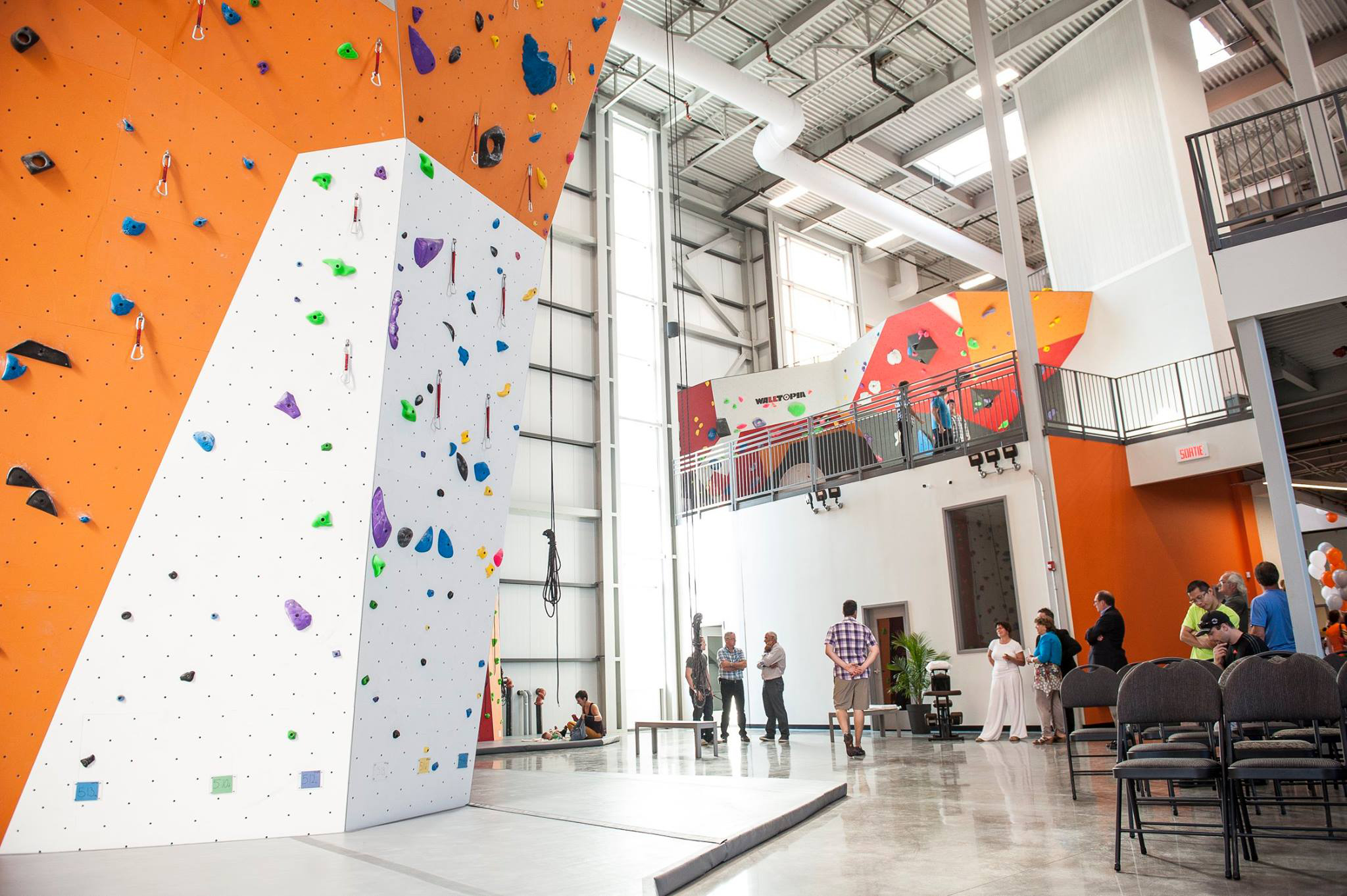 White air duct system design in a rock climbing gym, Canyon Escalade, Canada, 2
