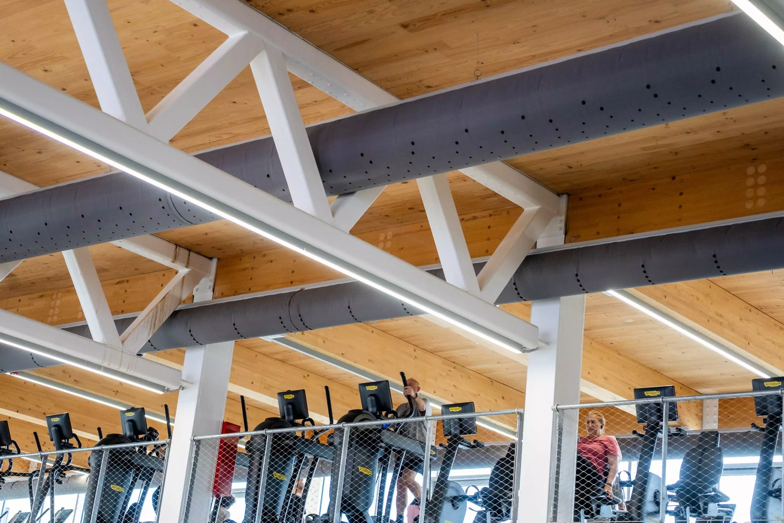 Fabric air dispersion system installed in the Sportrade Cuatro Caminos in Spain