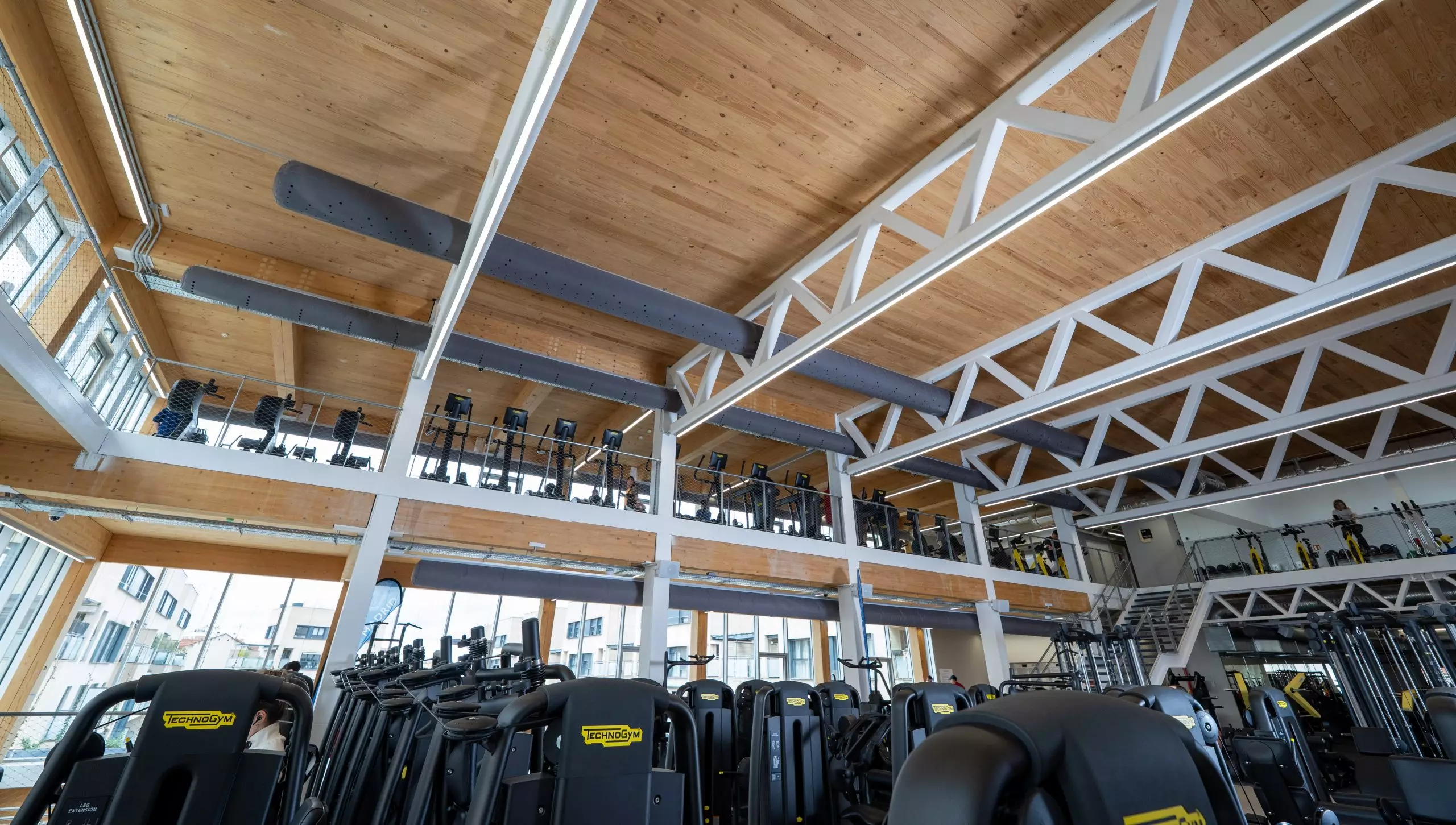 Fabric air dispersion system installed in the Sportrade Cuatro Caminos in Spain