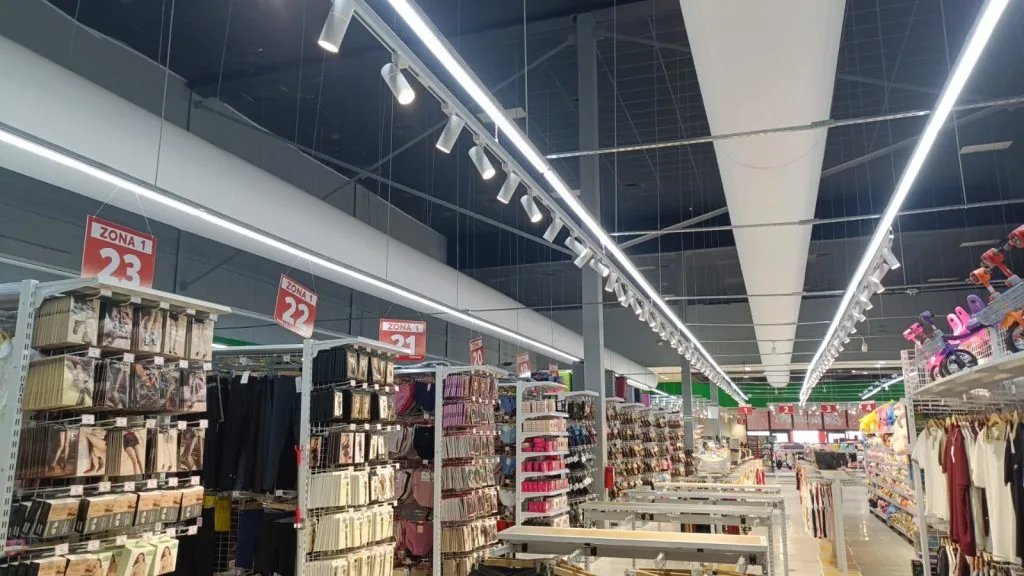Installation of a solution of fabric ducting for stores in Mexico
